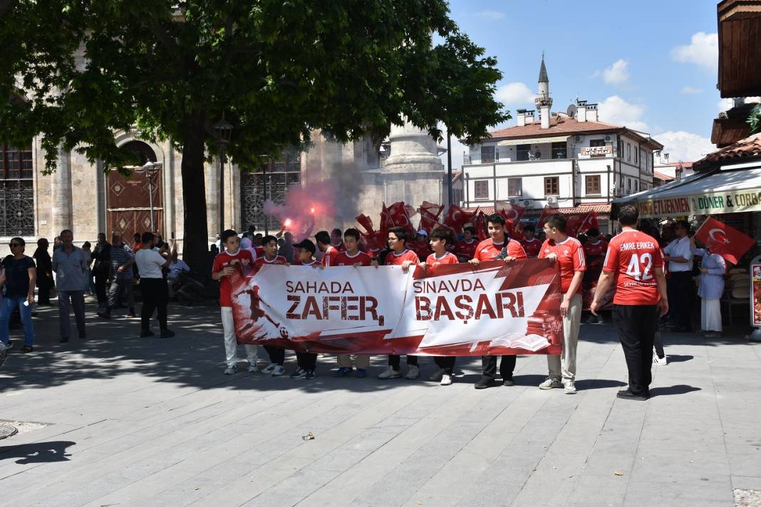 Konya'da LGS öğrencilerinden A Milli Futbol Takımı'na coşkulu destek 5